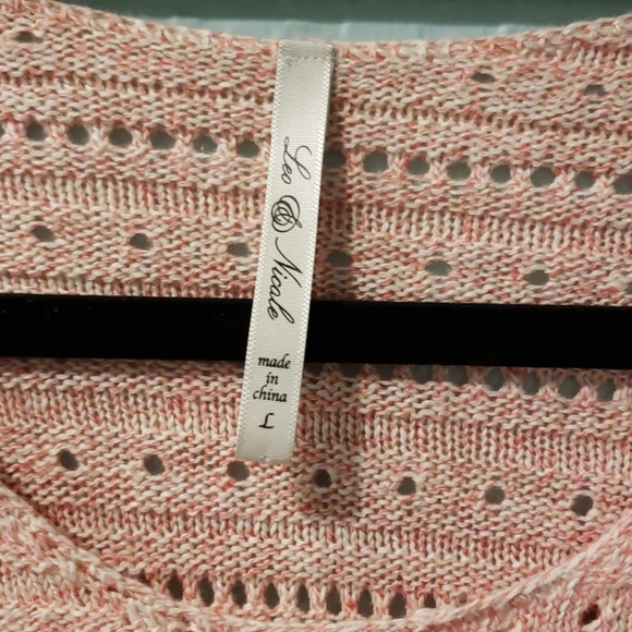 Cozy Rose pink and white knitted loose sweater - Picture 3 of 5